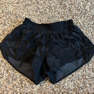 Lululemon Hotty Hot Camo 2.5 inch size 2